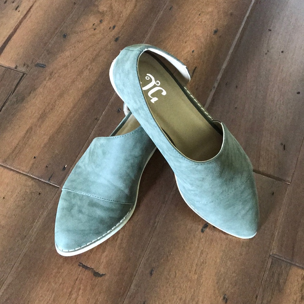 Women’s shoes